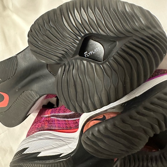 Nike Women's Pink and Purple Athletic Shoes - Picture 3 of 7